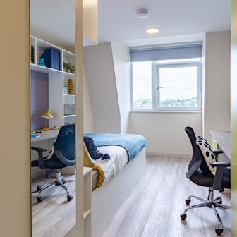 Silver En Suite - Image 3